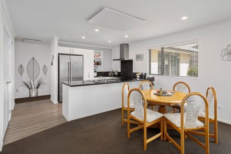 Photo of property in 10 Easthaven Place, Redwoodtown, Blenheim, 7201