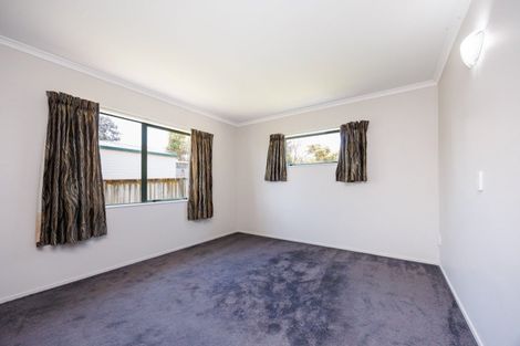 Photo of property in 24 Lydia Place, Kelvin Grove, Palmerston North, 4414