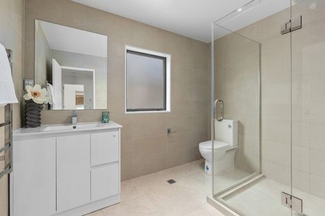 Photo of property in 4225b Great North Road, Glendene, Auckland, 0602