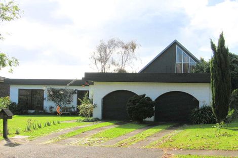 Photo of property in 15 Sikkim Crescent, Clover Park, Auckland, 2019