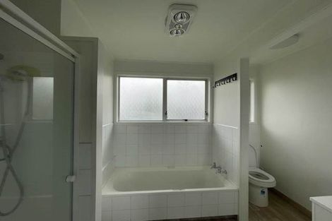 Photo of property in 24 Becker Drive, Weymouth, Auckland, 2103