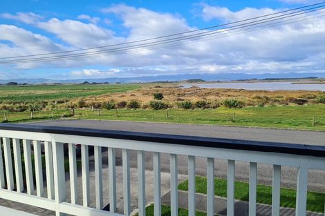 Photo of property in 67 Hartley Street, Foxton Beach, Foxton, 4815