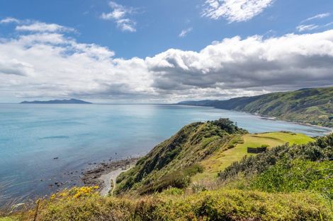 Photo of property in 21 Raroa Place, Pukerua Bay, 5026