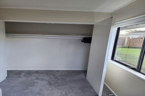 Photo of property in 102 Wiseley Road, West Harbour, Auckland, 0618