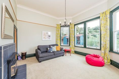 Photo of property in 47 Great North Road, Waipawa, 4210