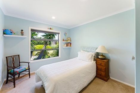 Photo of property in 35 Simpson Crescent, Raumati Beach, Paraparaumu, 5032