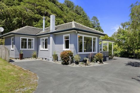 Photo of property in 710 Main Road North, Te Marua, Upper Hutt, 5018