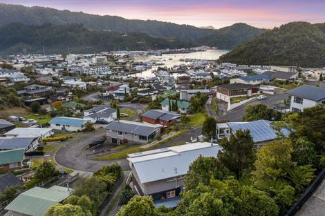 Photo of property in 29 Seaview Crescent, Picton, 7220