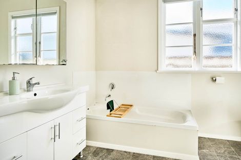 Photo of property in 2 Cornwall Street, Hutt Central, Lower Hutt, 5010