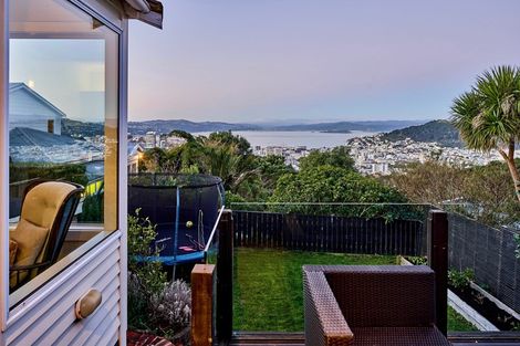 Photo of property in 47 Tanera Crescent, Brooklyn, Wellington, 6021