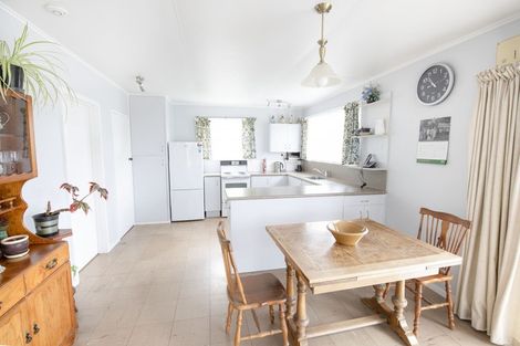 Photo of property in 5 Gillies Crescent, Waimarama, Havelock North, 4294