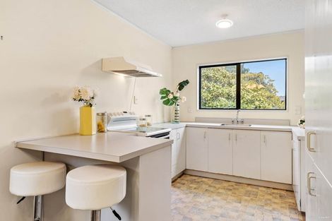 Photo of property in 2/47 Lavery Place, Sunnynook, Auckland, 0632