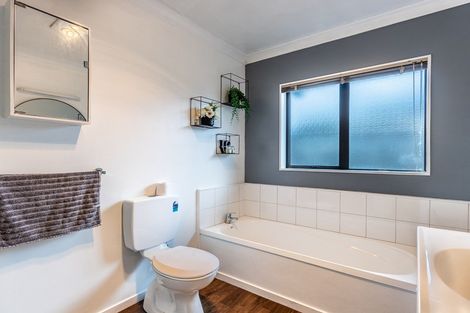 Photo of property in 4 Belle Maison Court, Levin, 5510