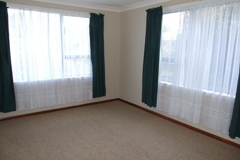 Photo of property in 120 Pahiatua Street, Hokowhitu, Palmerston North, 4410
