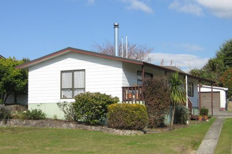 Photo of property in 75 Blomfield Street, Pukehangi, Rotorua, 3015