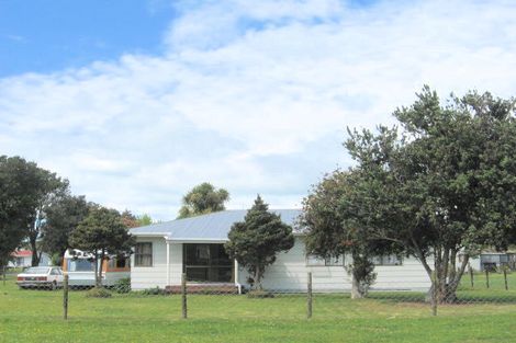 Photo of property in 1a Gore Street, Tolaga Bay, 4077
