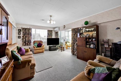 Photo of property in 3 Karaka Street, Hawera, 4610