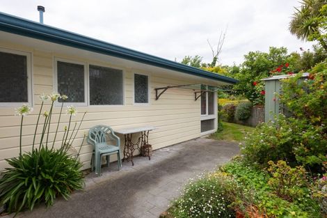 Photo of property in 17 Chilton Grove, Hokowhitu, Palmerston North, 4410