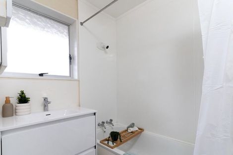 Photo of property in 2/48 Kawau Crescent, Bromley, Christchurch, 8062