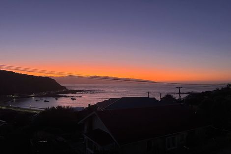 Photo of property in 30 Milne Terrace, Island Bay, Wellington, 6023