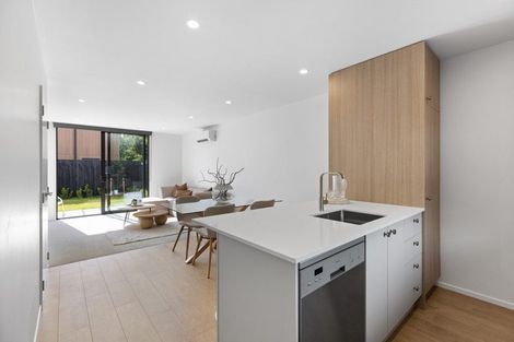 Photo of property in 2/88 Holly Road, St Albans, Christchurch, 8014