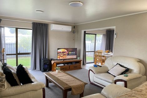 Photo of property in 1 Metcalfe Road, Henderson, Auckland, 0610