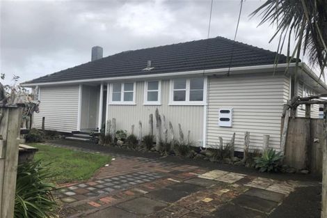 Photo of property in 9 Karaka Street, Merrilands, New Plymouth, 4312
