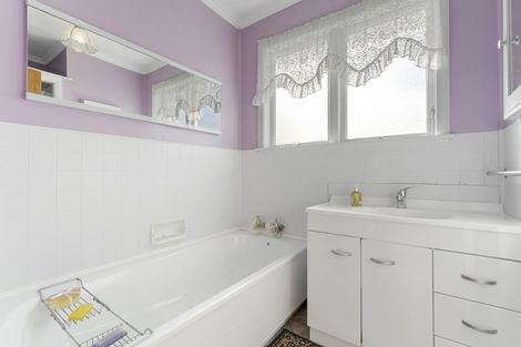 Photo of property in 6 Cohen Place, Milson, Palmerston North, 4414