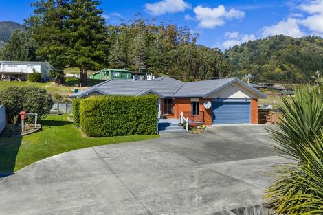 Photo of property in 20 Admiralty Place, Waikawa, Picton, 7220