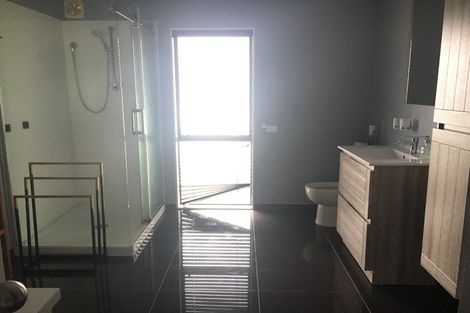 Photo of property in 2/248 Sturges Road, Henderson, Auckland, 0612