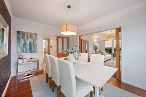 Photo of property in 24 Takutai Avenue, Bucklands Beach, Auckland, 2012