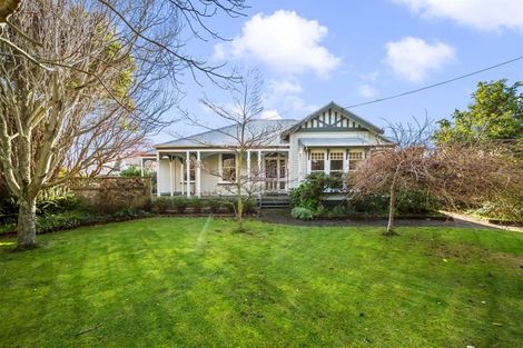 Photo of property in 1 Hunter Street, Hawera, 4610