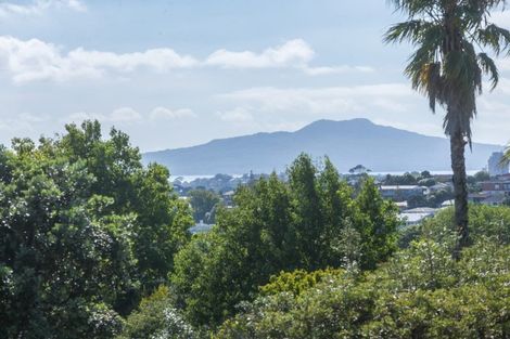 Photo of property in 1/60 Chivalry Road, Glenfield, Auckland, 0629