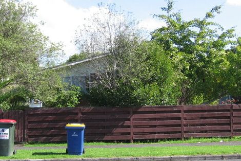 Photo of property in 35b Beach Road, Te Atatu Peninsula, Auckland, 0610