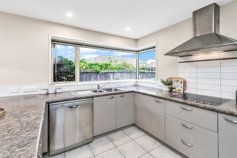 Photo of property in 10 Cyclamen Place, Aidanfield, Christchurch, 8025