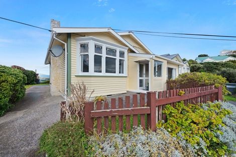 Photo of property in 15 Sutherland Crescent, Melrose, Wellington, 6023