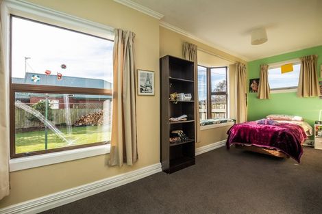 Photo of property in 14 Queen Street, Winton, 9720