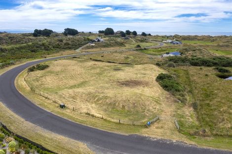Photo of property in 92 Strathnaver Drive, Waikawa Beach, Manakau, 5573