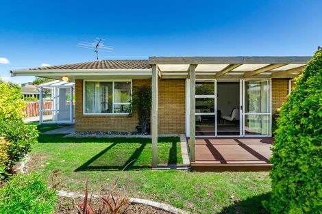 Photo of property in 2a Rewarewa Crescent, Waikanae, 5036
