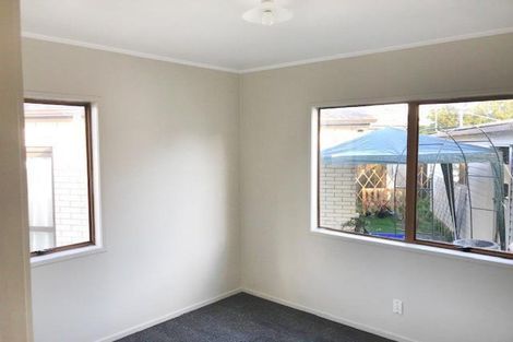 Photo of property in 17 Balloch Street, Randwick Park, Auckland, 2105