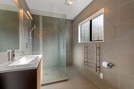 Photo of property in 2/11 Gordon Avenue, Forrest Hill, Auckland, 0620