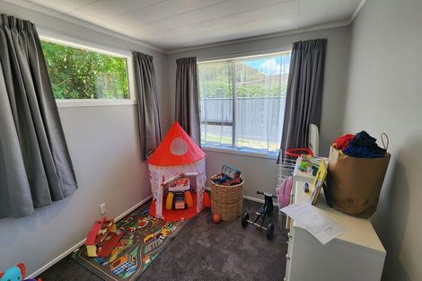 Photo of property in 80c Airlie Road, Plimmerton, Porirua, 5026