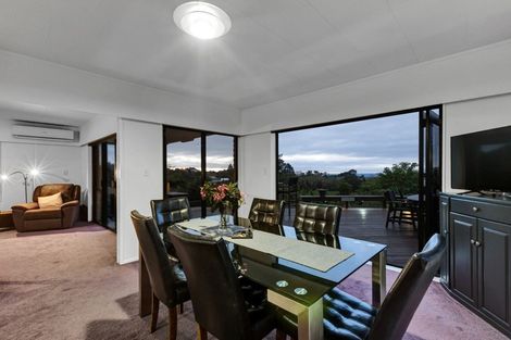 Photo of property in 14 Sequoia Grove, Merrilands, New Plymouth, 4312