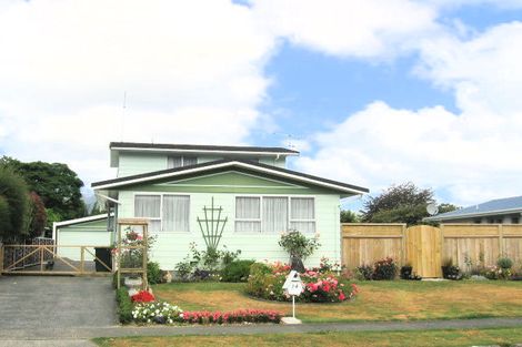 Photo of property in 14 Harvard Grove, Totara Park, Upper Hutt, 5018