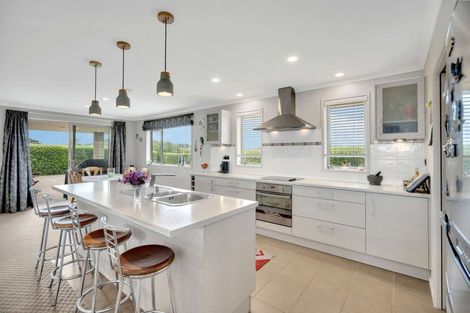 Photo of property in 12 Omana Avenue, Shelly Beach, Helensville, 0874