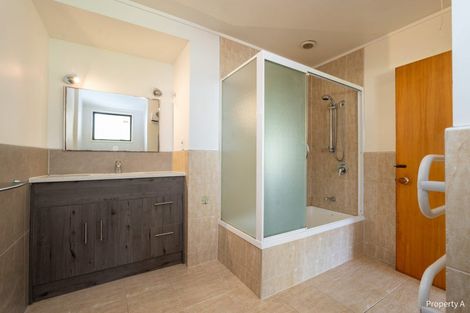 Photo of property in 42 Chester Avenue, Greenhithe, Auckland, 0632