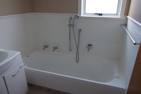 Photo of property in 120 Pahiatua Street, Hokowhitu, Palmerston North, 4410