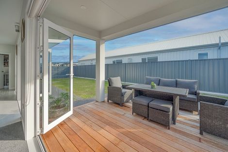 Photo of property in 48 Kenny Road, Te Awa, Napier, 4110