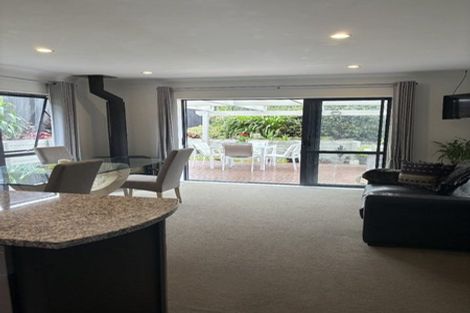 Photo of property in 65 Rising Parade, Fairview Heights, Auckland, 0632