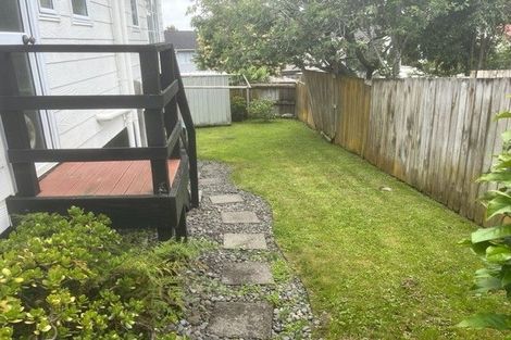 Photo of property in 2/34 Sandgate Avenue, Botany Downs, Auckland, 2010